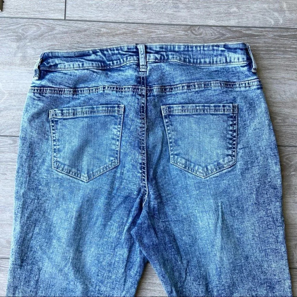 Suko Acid Wash Floral  Embroidered Skinny Jeans - Picture 11 of 11